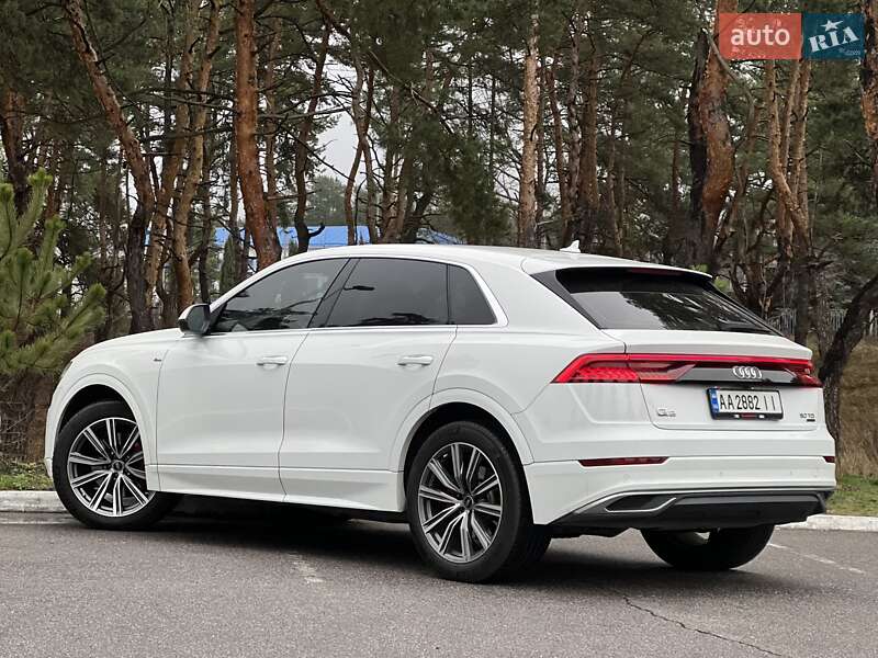 Внедорожник / Кроссовер Audi Q8 2020 в Киеве