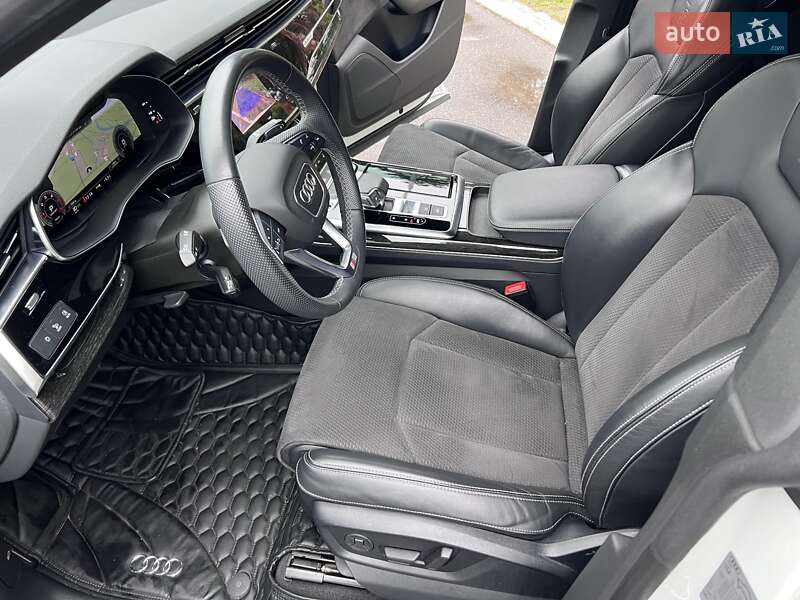 Внедорожник / Кроссовер Audi Q8 2020 в Киеве