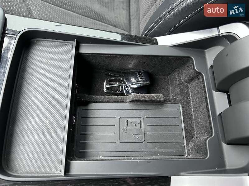 Внедорожник / Кроссовер Audi Q8 2020 в Киеве