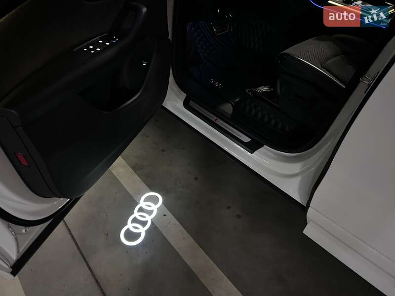 Внедорожник / Кроссовер Audi Q8 2020 в Киеве