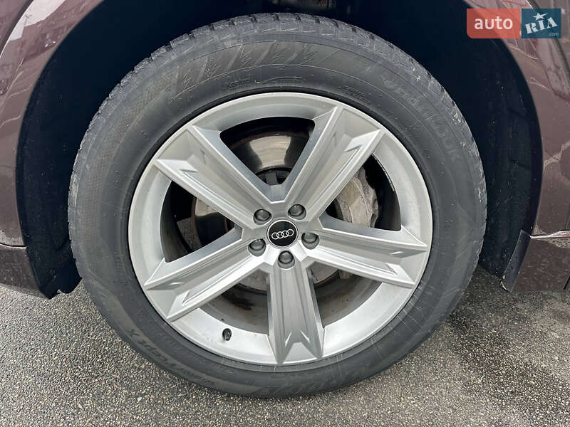 Внедорожник / Кроссовер Audi Q8 2021 в Киеве