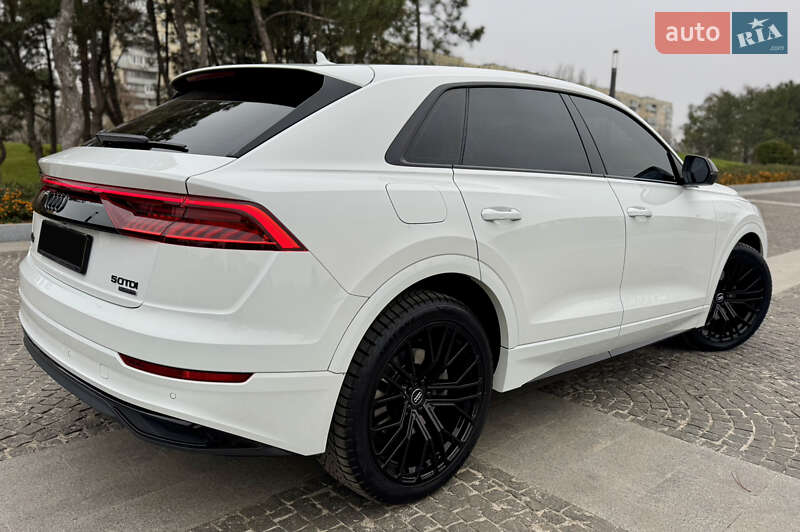 Позашляховик / Кросовер Audi Q8 2023 в Дніпрі