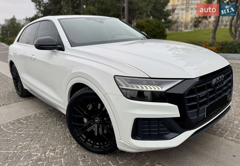 Позашляховик / Кросовер Audi Q8 2023 в Дніпрі