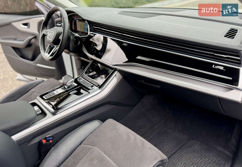 Позашляховик / Кросовер Audi Q8 2023 в Дніпрі