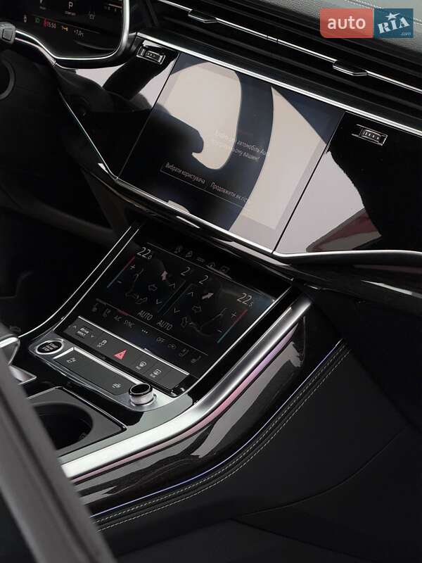 Внедорожник / Кроссовер Audi Q8 2023 в Черновцах