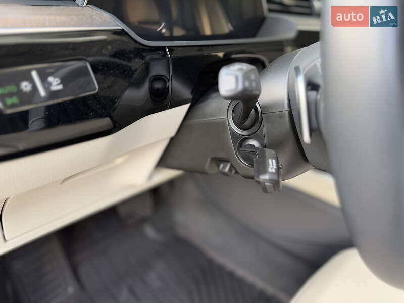 Внедорожник / Кроссовер Audi Q8 2023 в Киеве