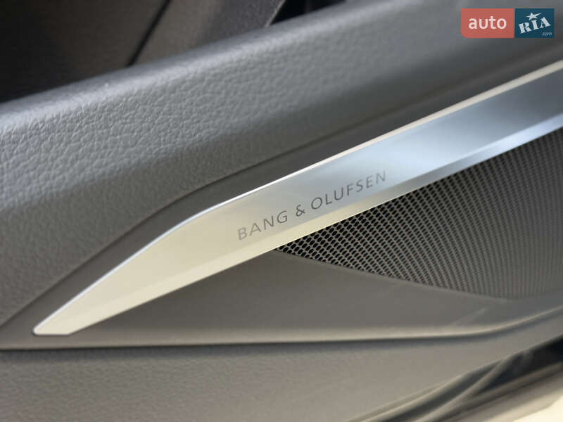 Внедорожник / Кроссовер Audi Q8 2023 в Киеве