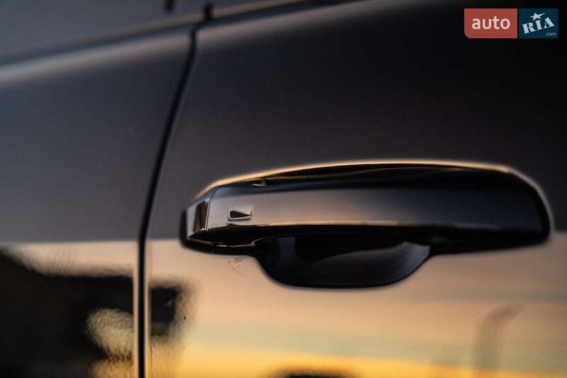 Позашляховик / Кросовер Audi Q8 2019 в Чернівцях