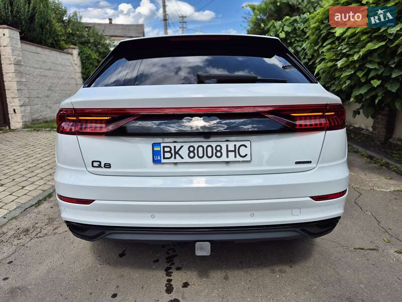 Внедорожник / Кроссовер Audi Q8 2021 в Киеве