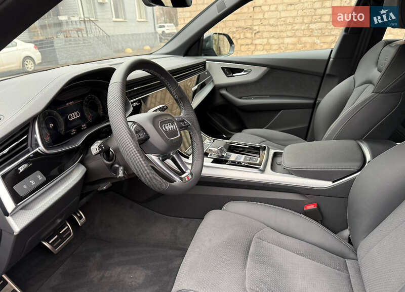 Внедорожник / Кроссовер Audi Q8 2025 в Кривом Роге