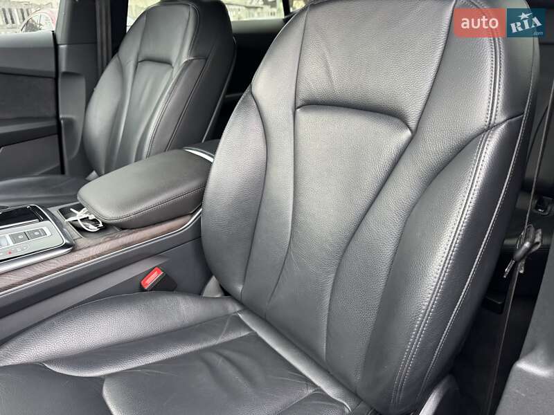 Внедорожник / Кроссовер Audi Q8 2019 в Тернополе