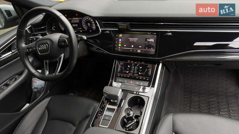 Внедорожник / Кроссовер Audi Q8 2020 в Полтаве