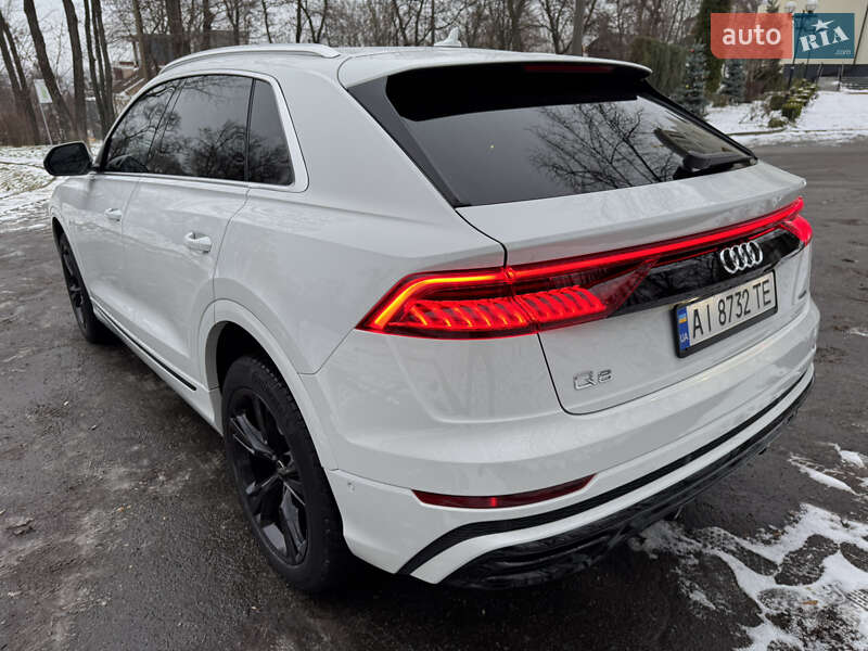 Внедорожник / Кроссовер Audi Q8 2021 в Киеве