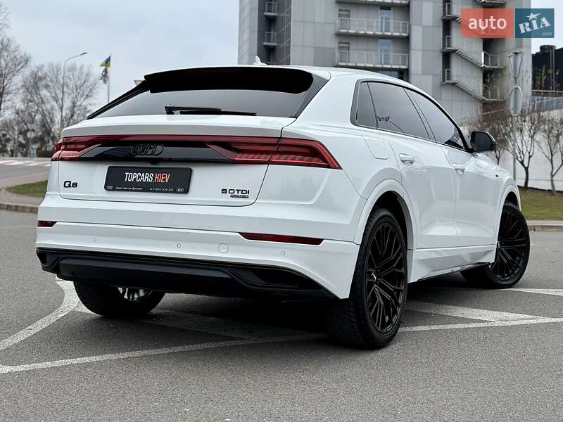 Позашляховик / Кросовер Audi Q8 2023 в Києві