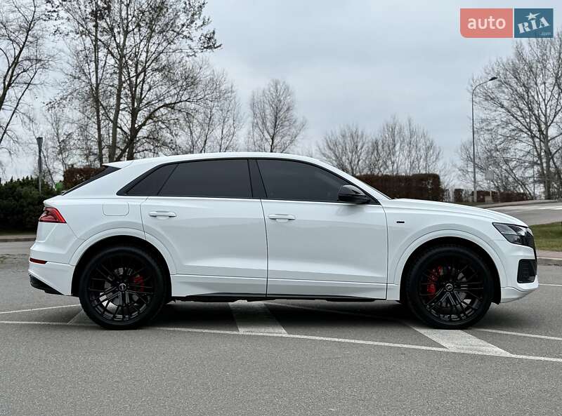 Позашляховик / Кросовер Audi Q8 2023 в Києві