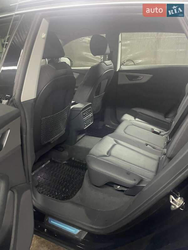 Позашляховик / Кросовер Audi Q8 2019 в Києві