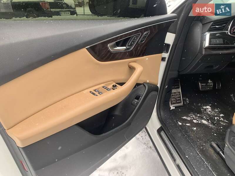 Внедорожник / Кроссовер Audi Q8 2019 в Стрые