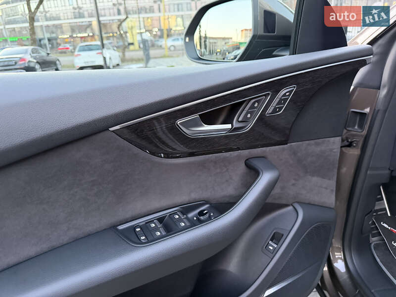 Позашляховик / Кросовер Audi Q8 2019 в Ужгороді фото 21 Позашляховик / Кросовер Audi Q8 2019 в Ужгороді