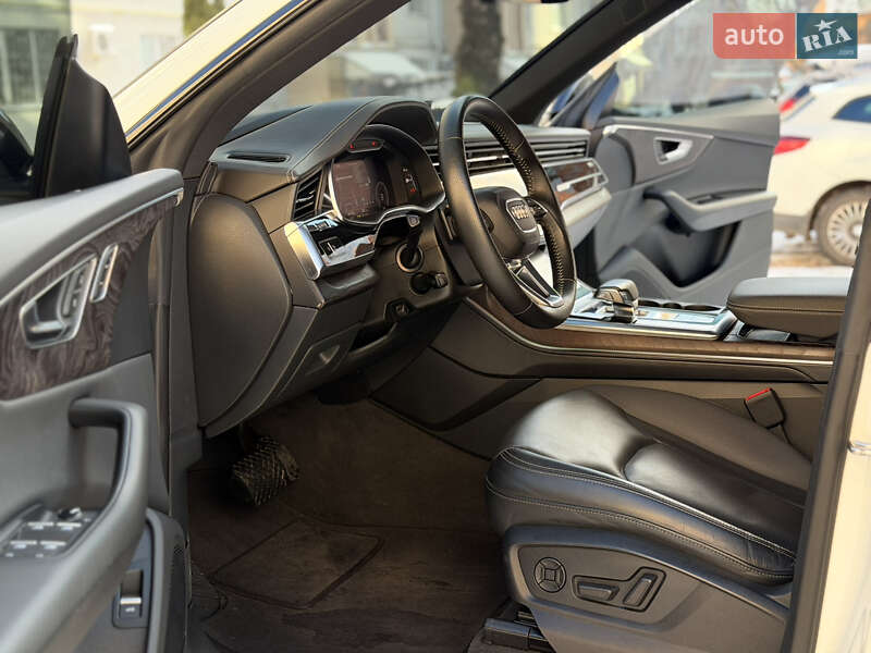 Позашляховик / Кросовер Audi Q8 2019 в Ромнах фото 10 Позашляховик / Кросовер Audi Q8 2019 в Ромнах