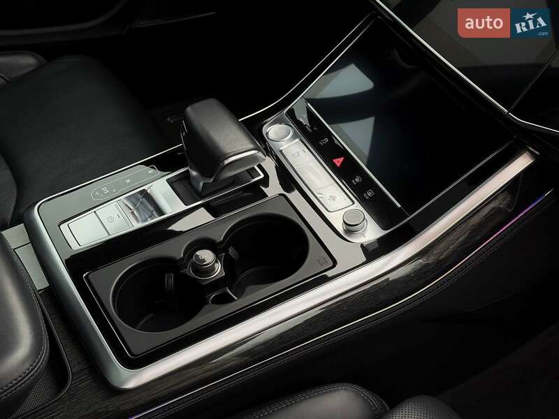 Внедорожник / Кроссовер Audi Q8 2019 в Луцке