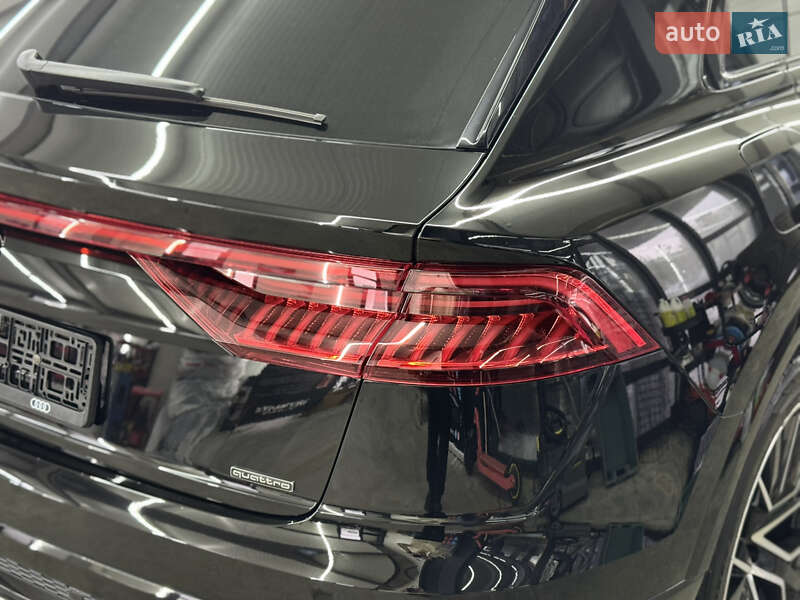 Позашляховик / Кросовер Audi Q8 2020 в Луцьку