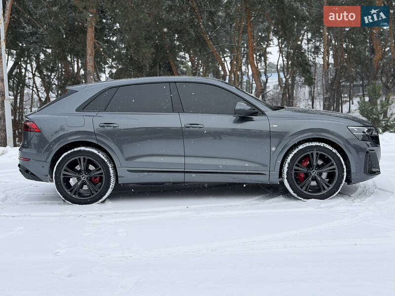 Внедорожник / Кроссовер Audi Q8 2024 в Киеве