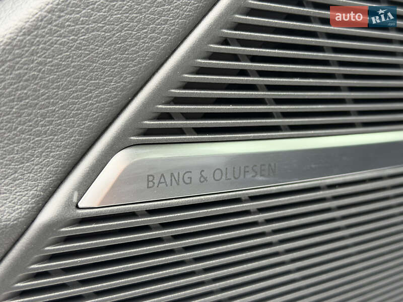 Внедорожник / Кроссовер Audi Q8 2024 в Киеве