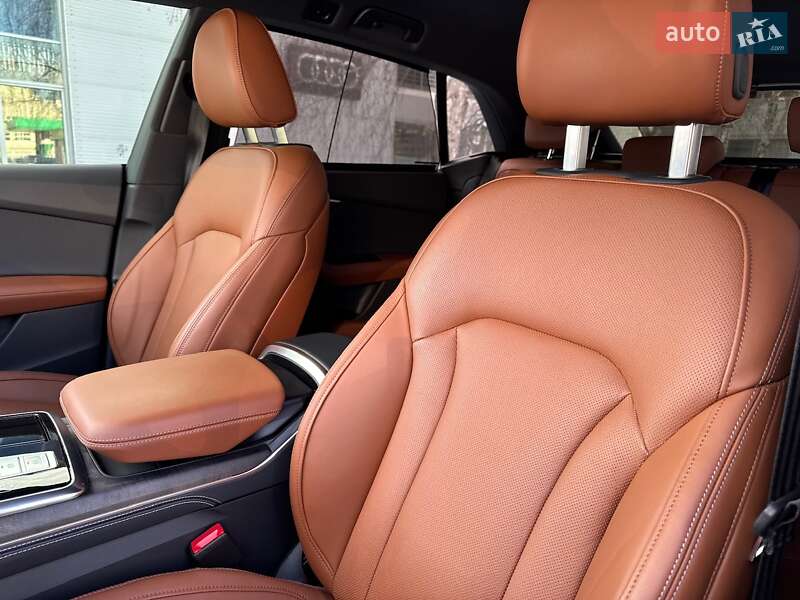 Внедорожник / Кроссовер Audi Q8 2025 в Киеве