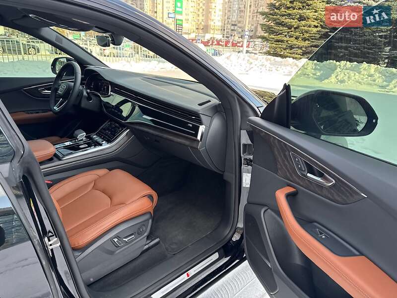 Внедорожник / Кроссовер Audi Q8 2025 в Киеве