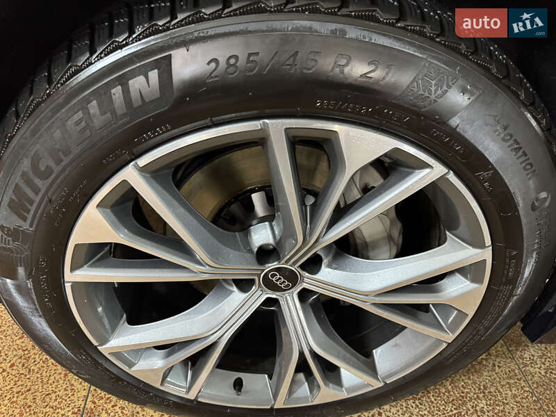 Внедорожник / Кроссовер Audi Q8 2020 в Харькове