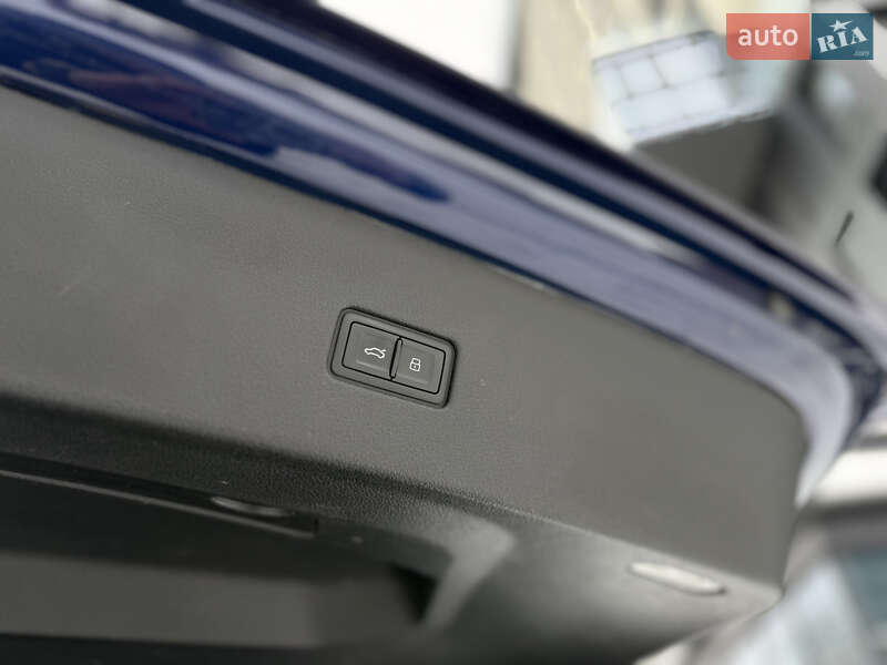 Позашляховик / Кросовер Audi Q8 2018 в Львові