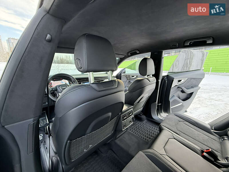 Внедорожник / Кроссовер Audi Q8 2024 в Киеве