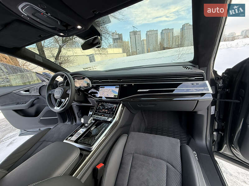 Внедорожник / Кроссовер Audi Q8 2024 в Киеве