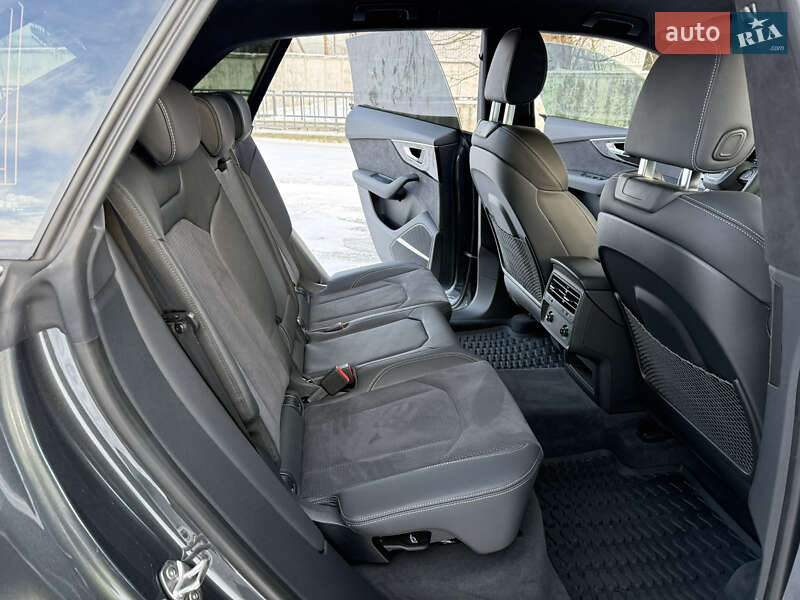 Внедорожник / Кроссовер Audi Q8 2024 в Киеве