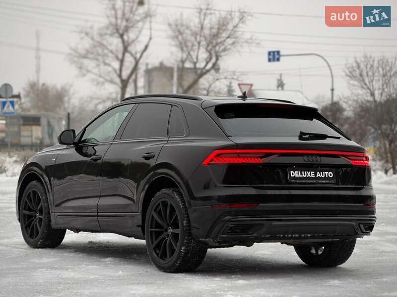 Внедорожник / Кроссовер Audi Q8 2023 в Киеве