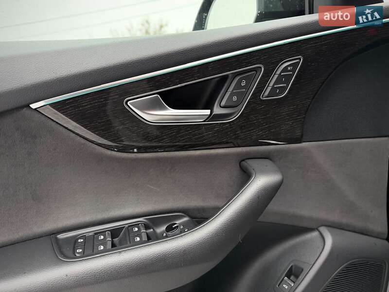 Внедорожник / Кроссовер Audi Q8 2023 в Киеве