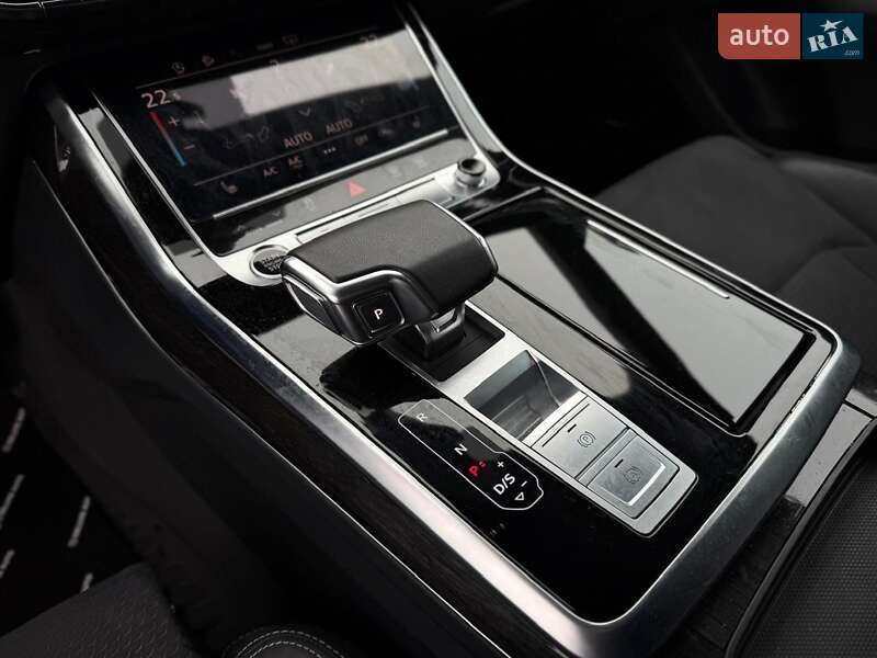 Внедорожник / Кроссовер Audi Q8 2023 в Киеве