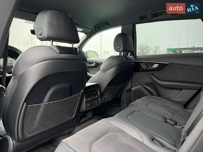 Внедорожник / Кроссовер Audi Q8 2023 в Киеве