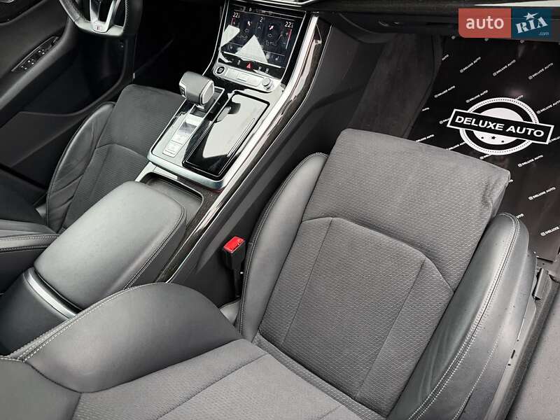 Внедорожник / Кроссовер Audi Q8 2023 в Киеве