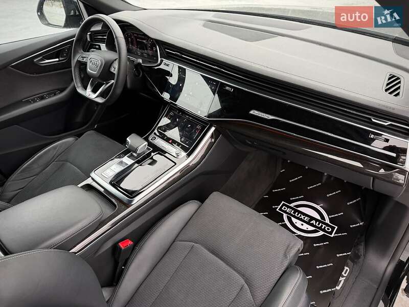 Внедорожник / Кроссовер Audi Q8 2023 в Киеве