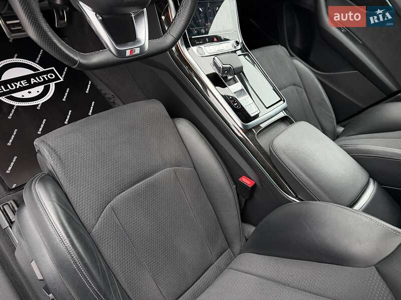 Внедорожник / Кроссовер Audi Q8 2023 в Киеве