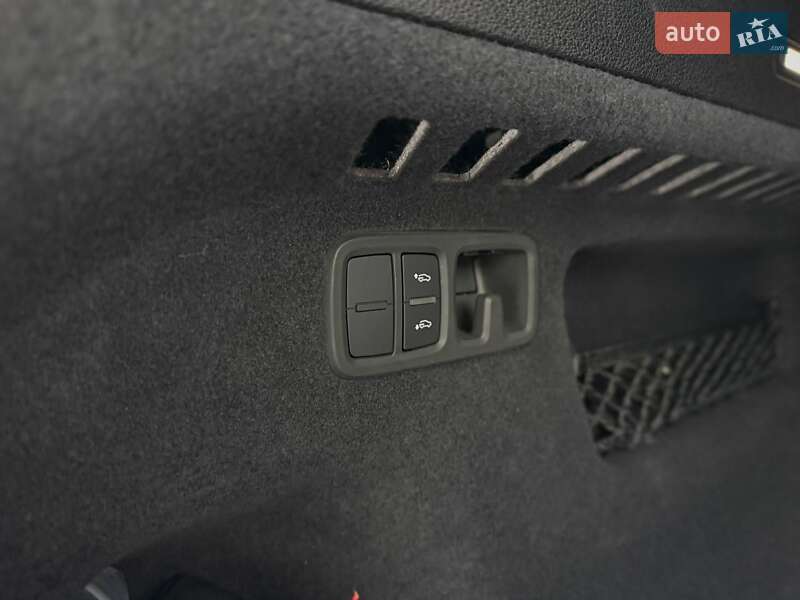 Внедорожник / Кроссовер Audi Q8 2023 в Киеве