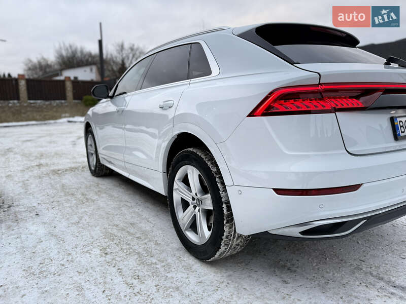 Внедорожник / Кроссовер Audi Q8 2018 в Киеве