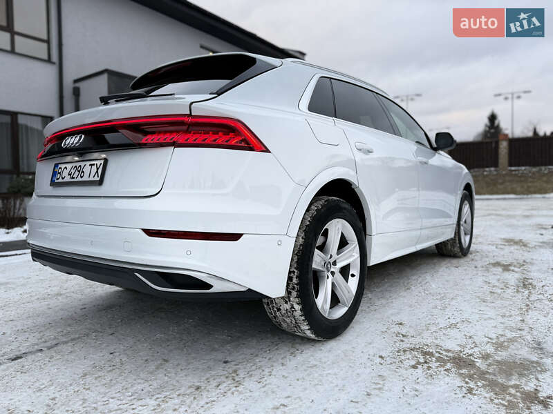 Внедорожник / Кроссовер Audi Q8 2018 в Киеве
