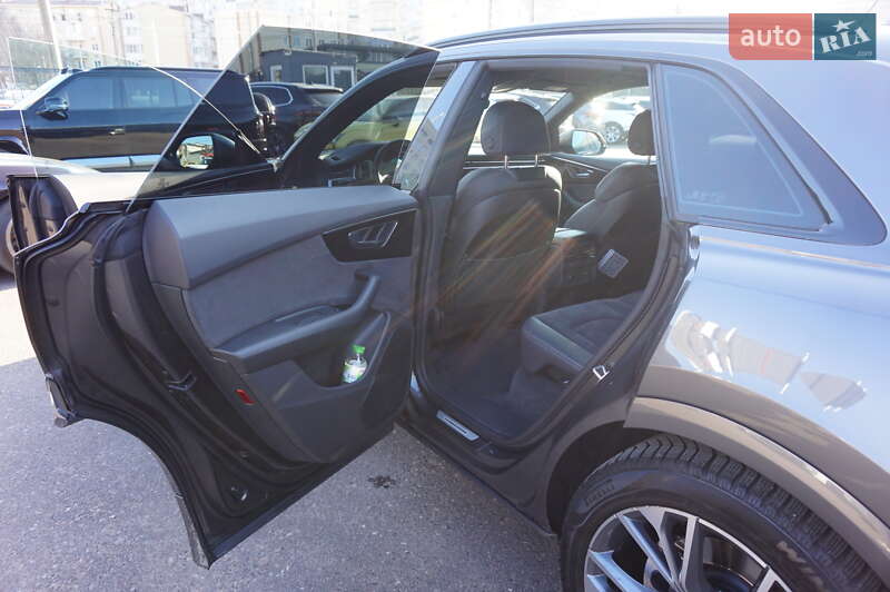 Внедорожник / Кроссовер Audi Q8 2023 в Одессе