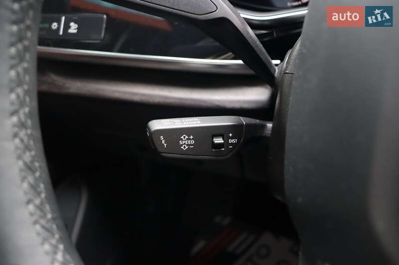 Внедорожник / Кроссовер Audi Q8 2021 в Львове