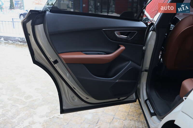 Внедорожник / Кроссовер Audi Q8 2021 в Львове