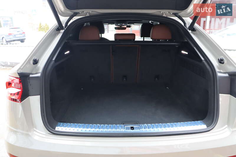 Внедорожник / Кроссовер Audi Q8 2021 в Львове