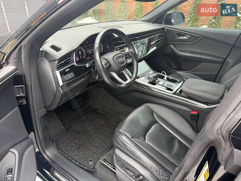 Внедорожник / Кроссовер Audi Q8 2018 в Киеве