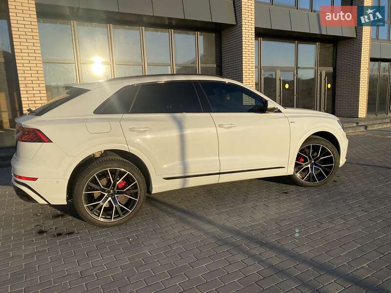 Внедорожник / Кроссовер Audi Q8 2020 в Виннице